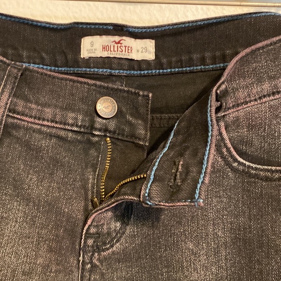 HOLLISTER Black denim short. Size 9 - Picture 2 of 4
